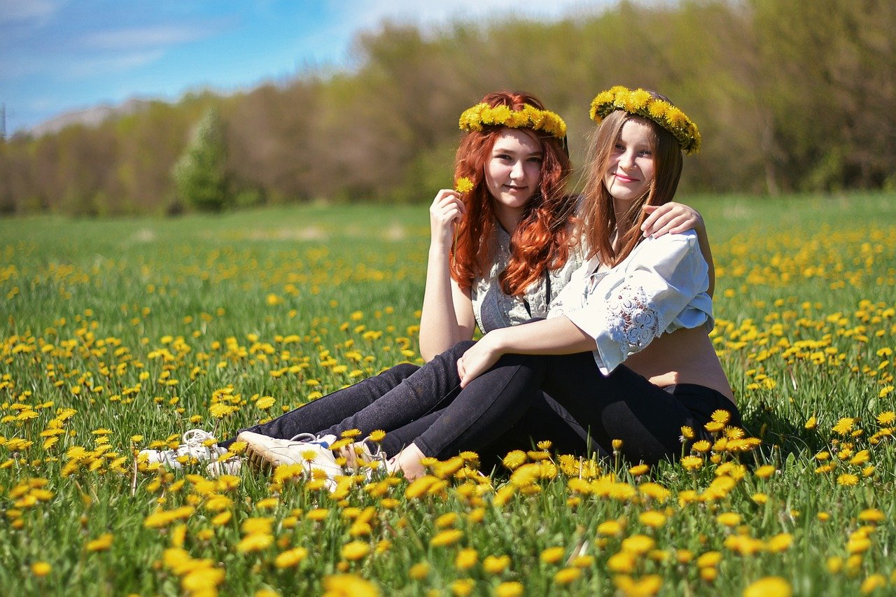 girls-8458429_1280
